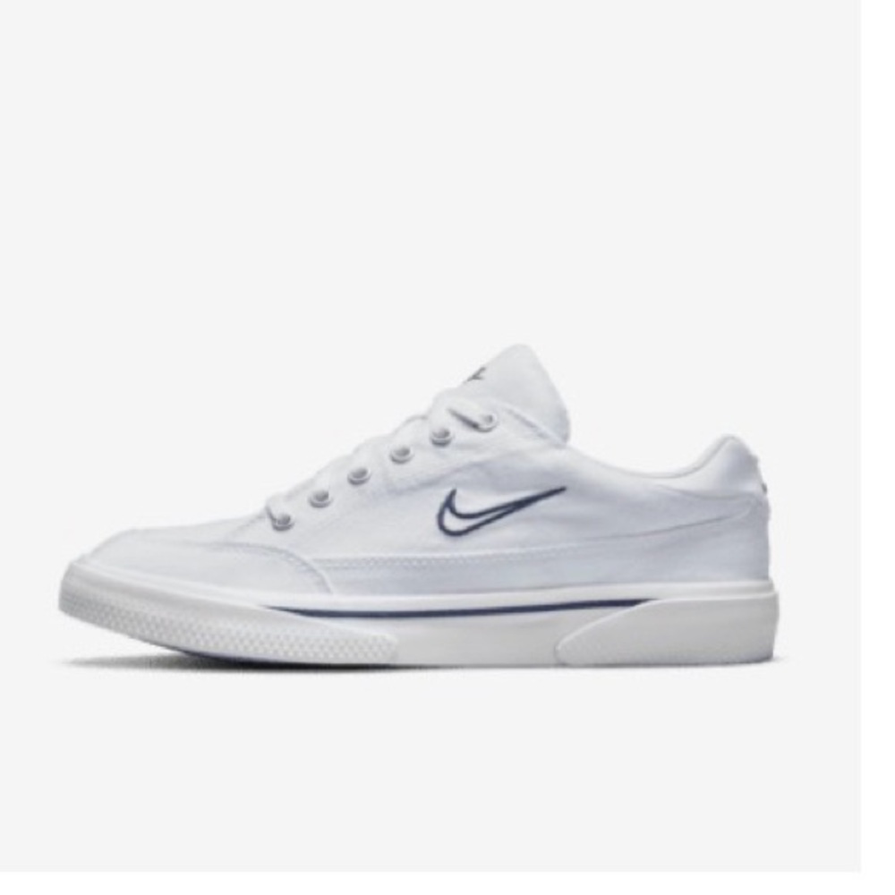 Nike Retro GTS Women's Sneakers - White and Navy
